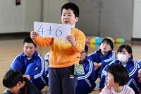 30新入生迎える会-4