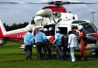 山形県消防防災航空隊などのヘリコプターで磐井病院まで重傷者を緊急搬送した負傷者搬送訓練