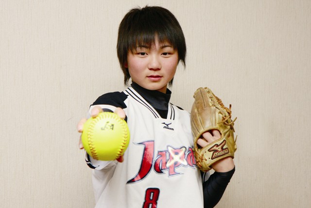 ソフトボール全国女子ジュニア選抜チームで活躍する那須千春さん
