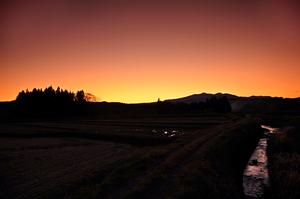 栗駒山（須川岳）に日が沈む光景は、まさに西方浄土の世界