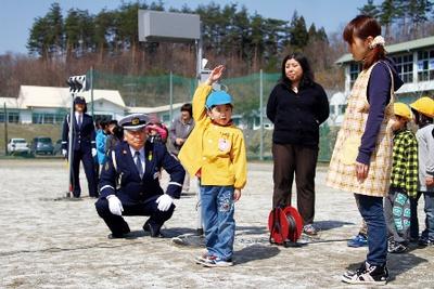 藤沢・新沼小学校で「春の交通安全教室」