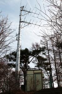 川崎町の石蔵山（標高358メートル）山頂に設置された送信所親局