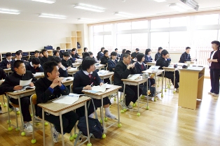 クラスメートも増え、新たな学校での生活がスタート(３年生)