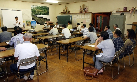 世界遺産委員会で行われた審議の様子について坂本副市長が報告を行いました