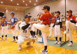 元広島の北別府学さんによるピッチング指導