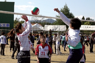 熱い空中戦などが繰り広げられたママさん大会