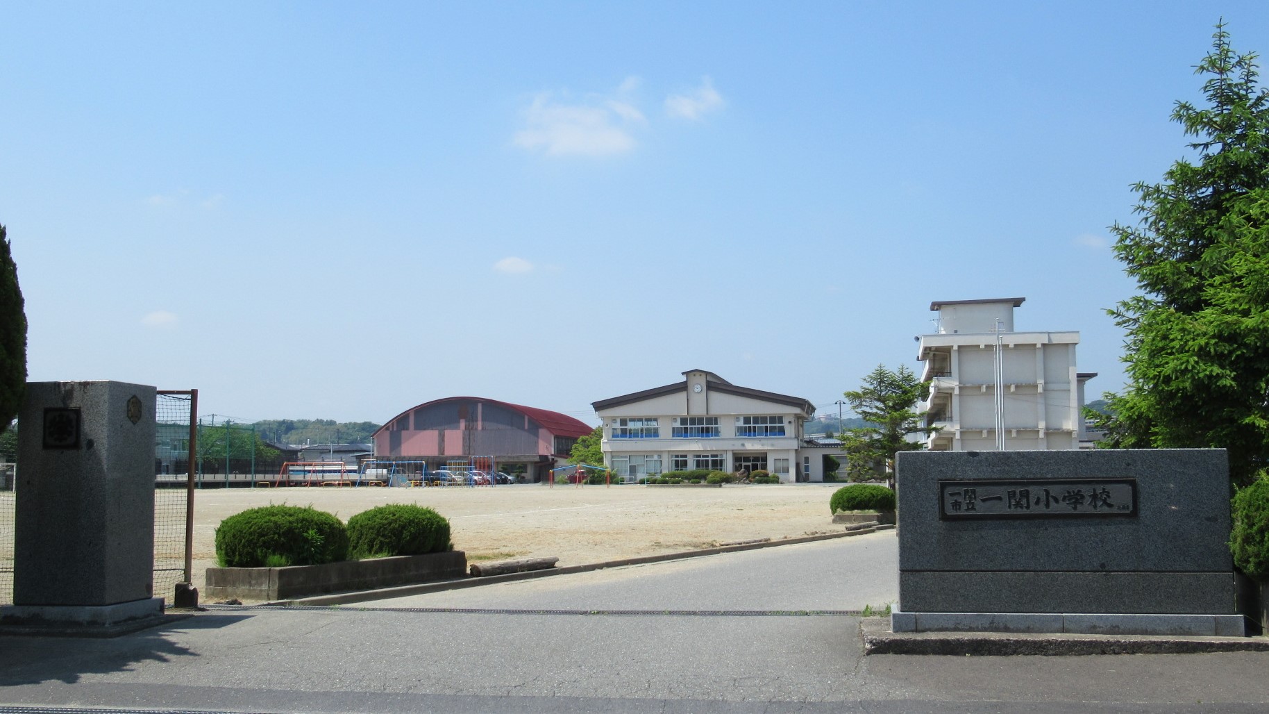 一関小学校校舎