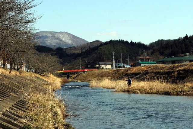 渋民から望む室根山