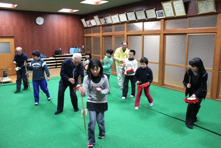 小学生の力で伝承活動が復活した大里田植踊り保存会