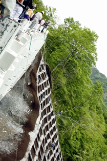 ２.大規模崩壊個所のオーレンでは、工事中の斜面を見学
