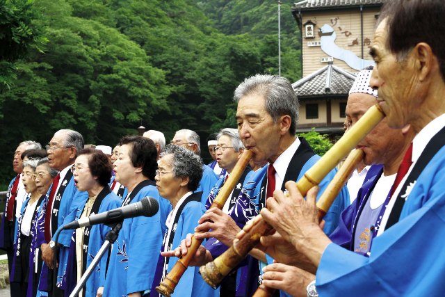 4．げいび追分を献歌