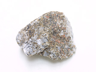 珪亜鉛鉱と方解石とフランクリン鉱