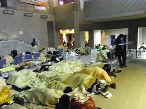 避難所の一つ、一関文化センターには多いときでおよそ600人が避難。