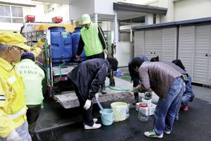 再びの断水に、自主防災組織などの協力を得ての給水活動