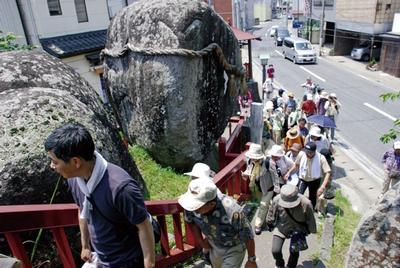 千厩のまち歩きを楽しんだ参加者ら