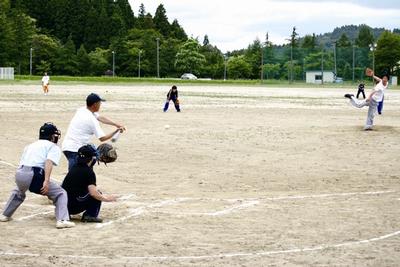 熱戦を繰り広げる選手ら