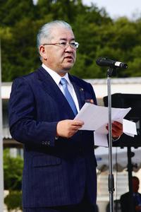 式辞を述べる勝部市長