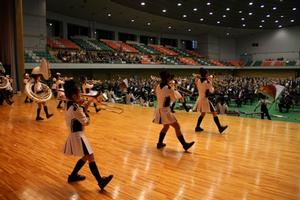 900人余りが参加した式典