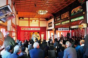 祭りの後には寄席が行われ、川野目亭南天さんと今野家なにも・かにもさんが出演