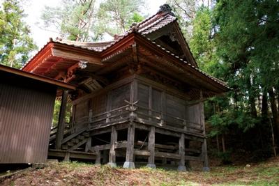 県指定有形文化財　摺沢八幡神社本殿