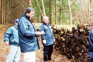 シイタケほだ場の現地を視察