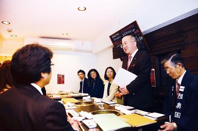 あいさつに立った勝部修市長は、地産外商の取り組みと一関の優れた食材を紹介した。