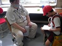 課題を追究する子
