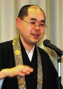 中尊寺西谷坊の菅原光聴さん