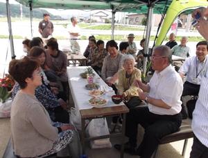 かさい農産ふれあい館来場者との懇談