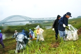 北上川流域で行われた一斉清掃活動