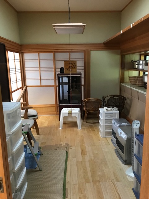 増築部分収納部屋