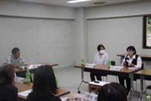 東山地域内の女性との懇談の様子1