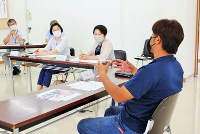 地域で活躍する若者・女性との懇談-2