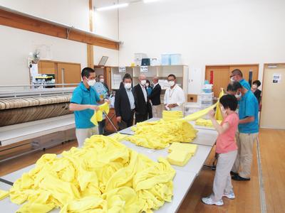 クリーニング作業の見学