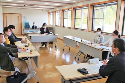 マルシェ出店者,、支所職員との懇談-1