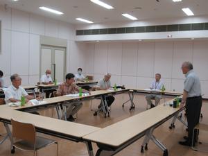 上の橋会役員との懇談の様子