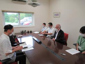 館ケ森アーク牧場の懇談のようす