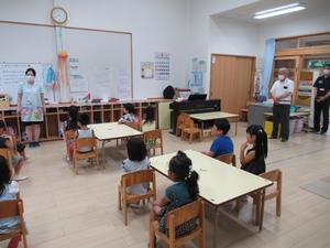 室根こども園の視察のようす