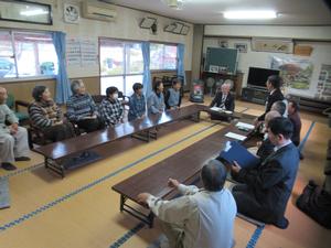 加工施設「絆」視察・女性部員との懇談会の様子