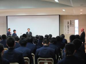 花泉高校生への講演の様子