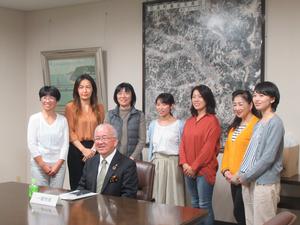 女性起業家・経営者との懇談の様子