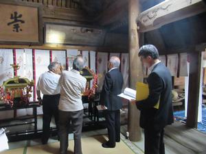 浪分神社算額5面の見学の様子