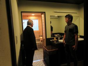 農家体験民宿古民家薄衣の見学の様子