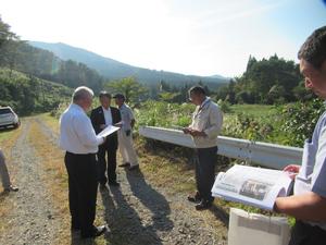 県境道路現地視察のようす