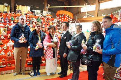 セントラルハイランズ市来訪団千厩ひなまつりを視察