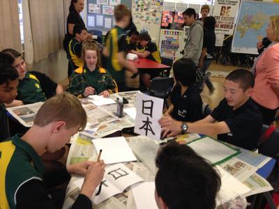 エメラルド高校での習字交流