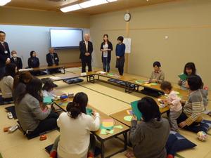 子育てサークル会員との懇談のようす