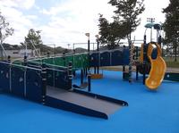 複合型遊具のスロープ側入口