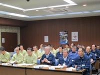 政府調査団の写真