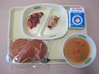 大東学校給食センターの絵本給食：にんじんスープの献立写真